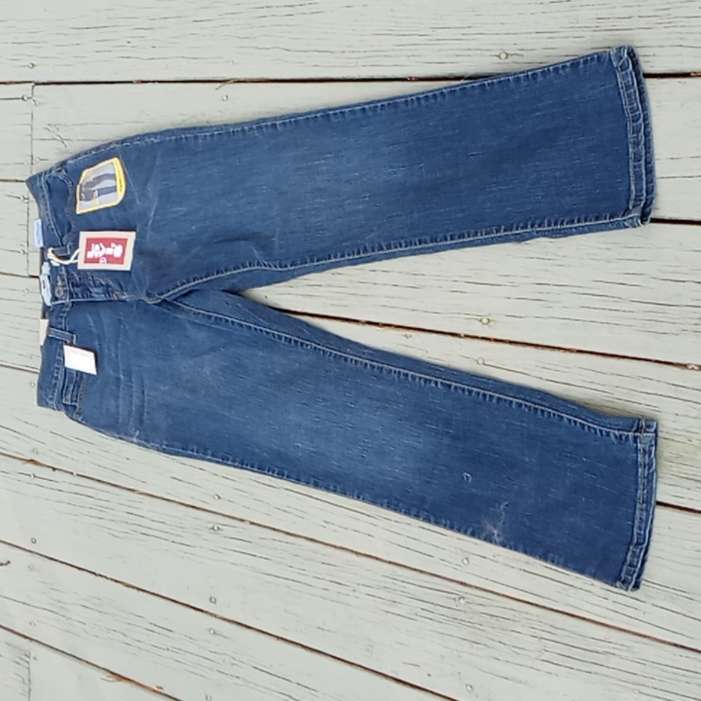 New Levi's straight leg. Soft, attractive